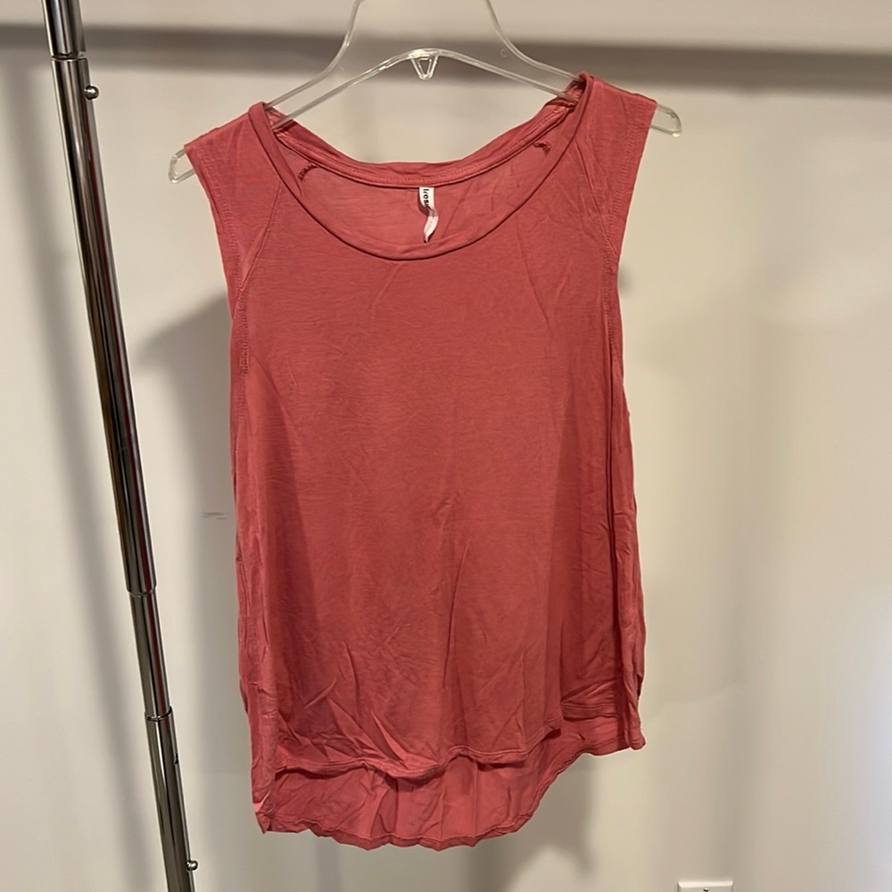 Sleeveless tank top